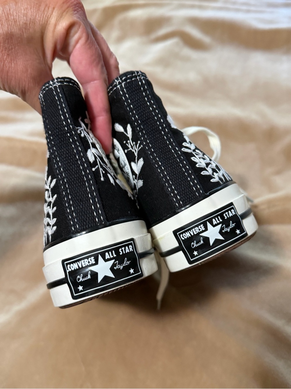 New Converse Kids' Black High Top Sneakers White Floral Embroidery Size 3 - Picture 4 of 6